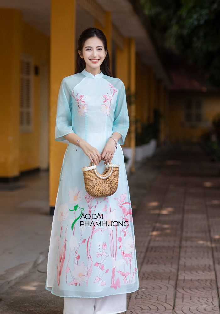  Áo dài Cẩm Ngọc xanh dương 