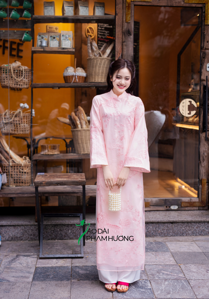  Áo dài Lân Sư hồng phấn 