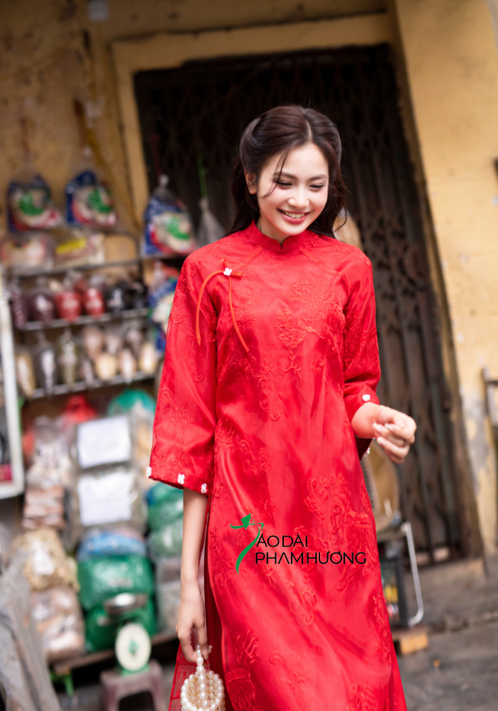  Áo dài Lân Sư Đỏ 