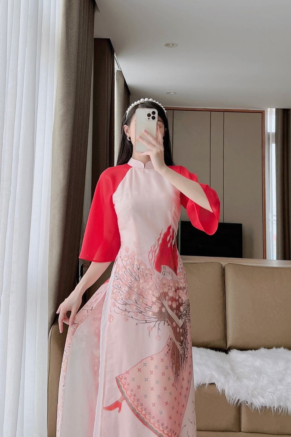  Áo dài Tóc Tiên đỏ 