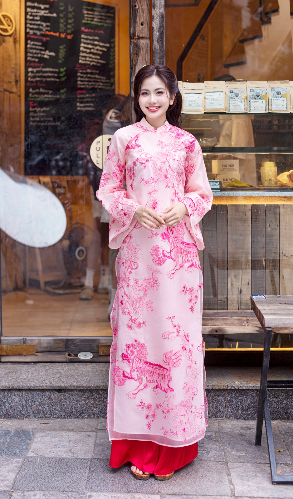  Áo dài Lân Sư hồng sen 