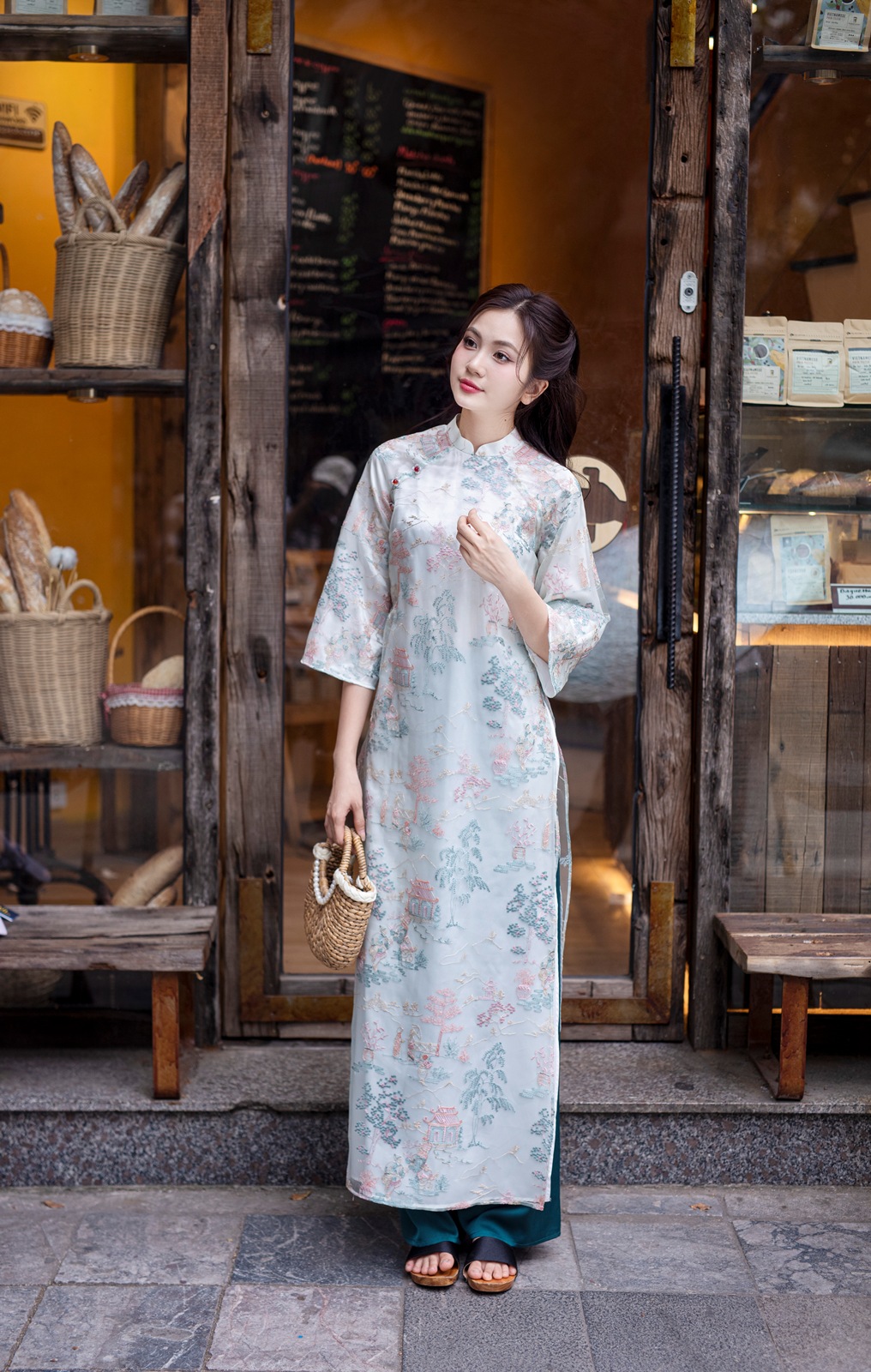  Áo dài Thủy Mặc xanh min 
