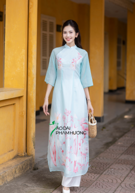 Áo dài Cẩm Ngọc xanh dương 