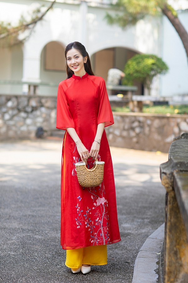  Áo dài Mai Như đỏ 