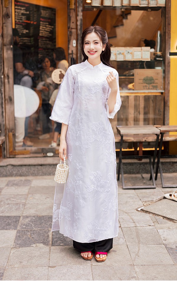  Áo dài Lân Sư trắng 