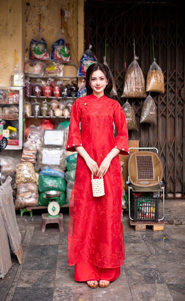  Áo dài Lân Sư Đỏ 