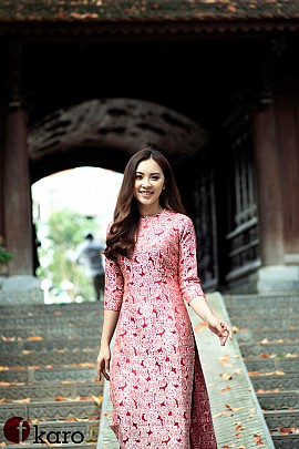  Gấm thêu hoa hồng 